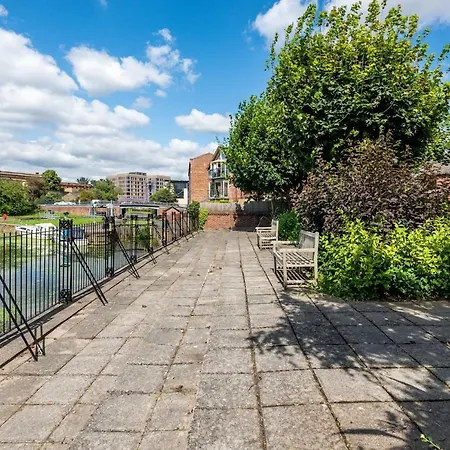 Apartman Riverside With Scenic Views Into York